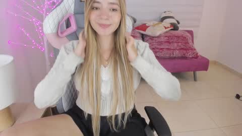 Snapshot of majo_gomez chatting on 12/20/24, 06:56 Majo online show from 12/20/24, 06:56