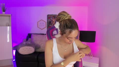 Snapshot of majo_gomez chatting on 01/15/25, 08:05 Majo online show from 01/15/25, 08:05