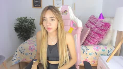 Snapshot of majo_gomez chatting on 02/18/25, 05:53 Majo online show from 02/18/25, 05:53