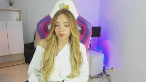 Snapshot of majo_gomez chatting on 03/05/25, 08:10 Majo online show from 03/05/25, 08:10