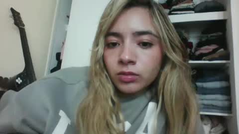 majo_gomezz online show from 11/02/25, 12:02
