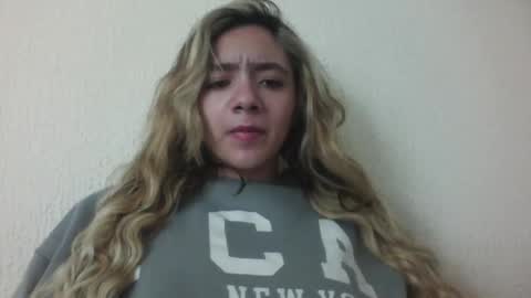 majo_gomezz online show from 11/28/25, 12:24