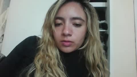 majo_gomezz online show from 12/18/25, 04:40