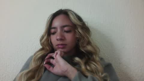 majo_gomezz online show from 01/13/26, 06:08