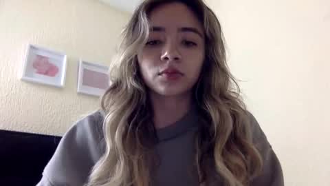 majo_gomezz online show from 04/10/26, 01:55