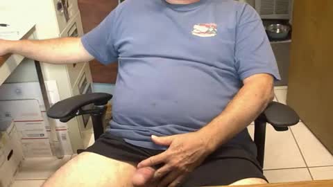 Snapshot of majormike34 chatting on 05/19/26, 01:17 majormike34 online show from 05/19/26, 01:17