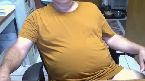 Snapshot of majormike34 chatting on 05/23/26, 12:31 majormike34 online show from 05/23/26, 12:31