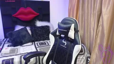 Celeste Bonet  online show from 12/03/25, 12:25