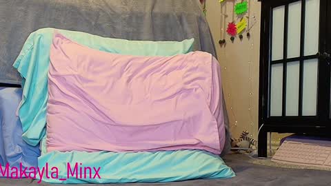 Snapshot of makayla_minx chatting on 12/08/24, 04:25 Makayla online show from 12/08/24, 04:25