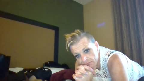 Snapshot of makeitrain904 chatting on 02/28/26, 12:28 makeitrain904 online show from 02/28/26, 12:28