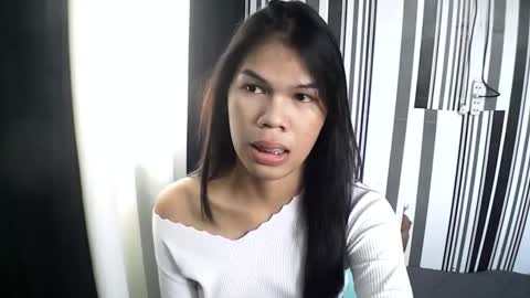 Snapshot of makekeanacum chatting on 12/15/24, 05:45 SWEET KEANA online show from 12/15/24, 05:45