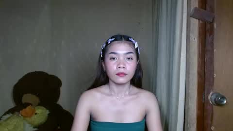 Snapshot of makeme_wettt chatting on 02/20/25, 03:34 makeme_wettt online show from 02/20/25, 03:34