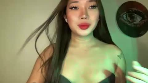 Snapshot of makemesquirt_xxx chatting on 08/05/26, 01:52 KEANA online show from 08/05/26, 01:52