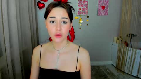 Snapshot of makeyouehappy chatting on 02/16/26, 12:01 makeyouehappy online show from 02/16/26, 12:01