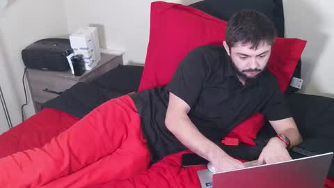 Snapshot of mako4eva chatting on 12/14/25, 05:07 mako4eva online show from 12/14/25, 05:07