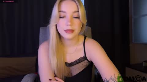 maksisisia online show from 03/19/26, 02:21