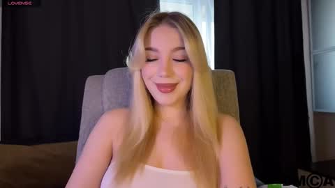 maksisisia online show from 03/22/26, 02:42