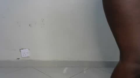 malaika_musa online show from 12/21/25, 04:08