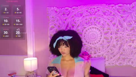 Snapshot of malaikabrown chatting on 05/21/26, 04:41 online show from 05/21/26, 04:41