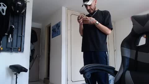 Snapshot of malek_xarx chatting on 04/01/26, 06:27 malek_xarx online show from 04/01/26, 06:27
