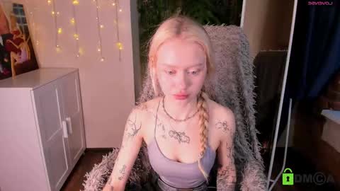 Malena online show from 11/21/25, 10:25