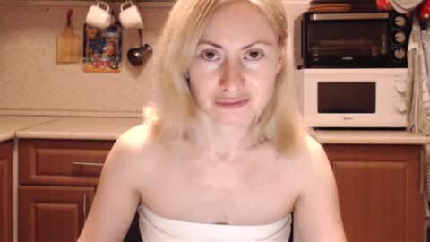 Malena online show from 10/18/25, 09:26
