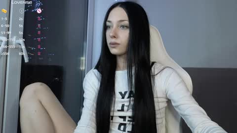 piu online show from 04/17/26, 06:00