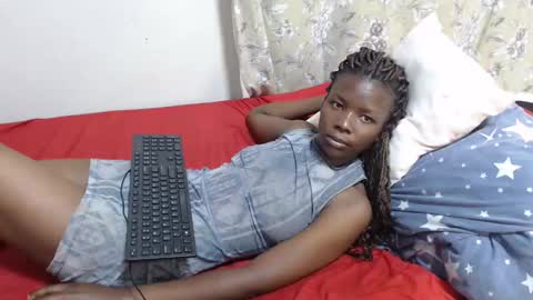 lati online show from 12/16/25, 01:43