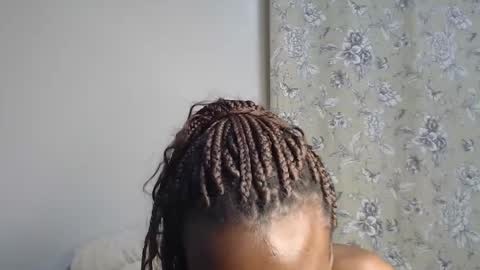 lati online show from 12/20/25, 02:29