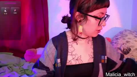 Mar  Alicia     Rosie  v A L I C I A W I T C -  Meg Cherie online show from 08/05/26, 04:26