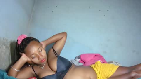 malinah01 online show from 10/09/25, 04:27