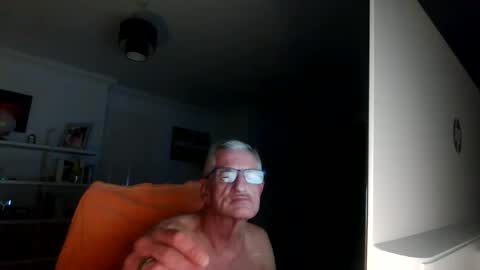 Snapshot of malkie55 chatting on 11/02/25, 11:40 malkie55 online show from 11/02/25, 11:40