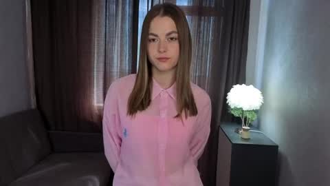 Mia online show from 06/03/26, 04:15