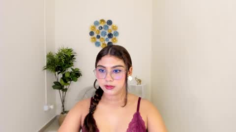 Snapshot of mallory_lee1 chatting on 05/27/26, 12:24 mallory online show from 05/27/26, 12:24