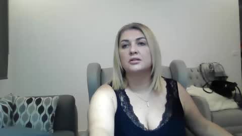 Snapshot of malorine chatting on 11/24/25, 08:41 malorine online show from 11/24/25, 08:41