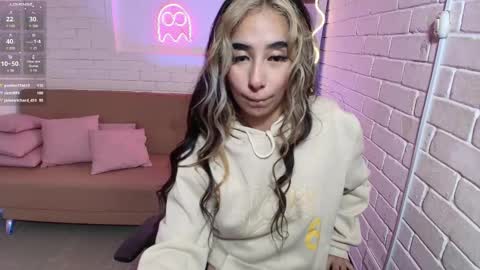 Malory  online show from 03/09/25, 01:14