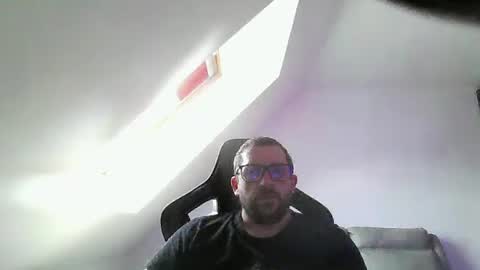 breton online show from 11/02/25, 12:18