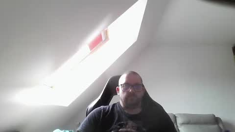 breton online show from 04/22/26, 10:06