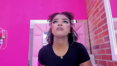Snapshot of malu_horny_69 chatting on 04/30/26, 08:04 Melanie online show from 04/30/26, 08:04