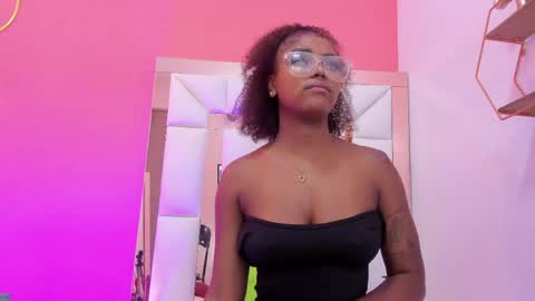 Snapshot of malu_horny_69 chatting on 05/10/26, 11:37 Melanie online show from 05/10/26, 11:37