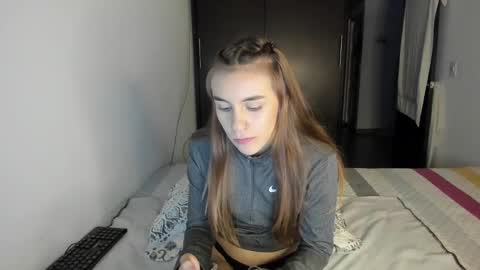 instagram  nueela   online show from 02/20/25, 11:54