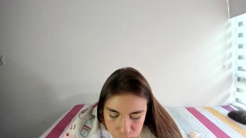 instagram  nueela   online show from 11/25/25, 08:09