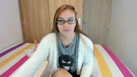 instagram  nueela   online show from 06/05/26, 11:21
