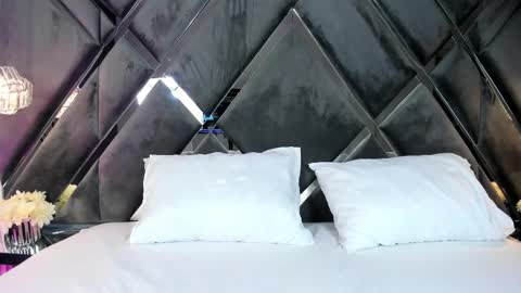 Snapshot of maludiazx chatting on 02/21/26, 05:03 Malu online show from 02/21/26, 05:03