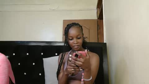 mamaa online show from 09/10/25, 07:41