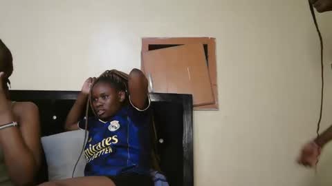 mamaa online show from 10/01/25, 12:11