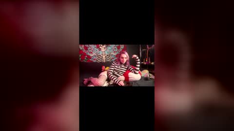 Snapshot of mamashroomz chatting on 03/01/26, 06:21 MamaShroomz online show from 03/01/26, 06:21