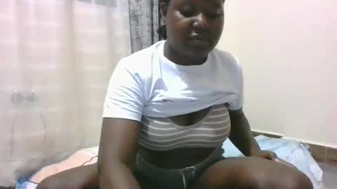Snapshot of mamasita2023 chatting on 01/24/25, 05:32 mamasita2023 online show from 01/24/25, 05:32