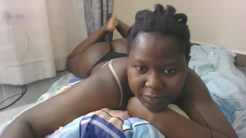 Snapshot of mamasita2023 chatting on 01/25/25, 06:34 mamasita2023 online show from 01/25/25, 06:34