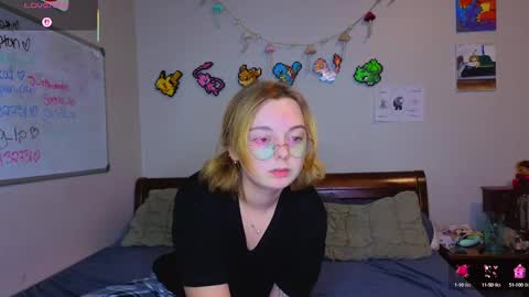 Snapshot of mamiclouds chatting on 09/29/25, 03:00 MamiCloudz online show from 09/29/25, 03:00